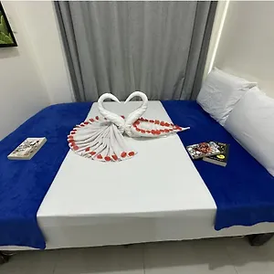 Stays At Residences 1 Studio Couples Bed With Complimentary Breakfast For 2 Manila